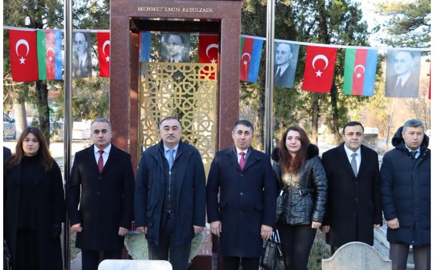 Ankarada Rəsulzadənin məzarı ziyarət edildi - FOTO