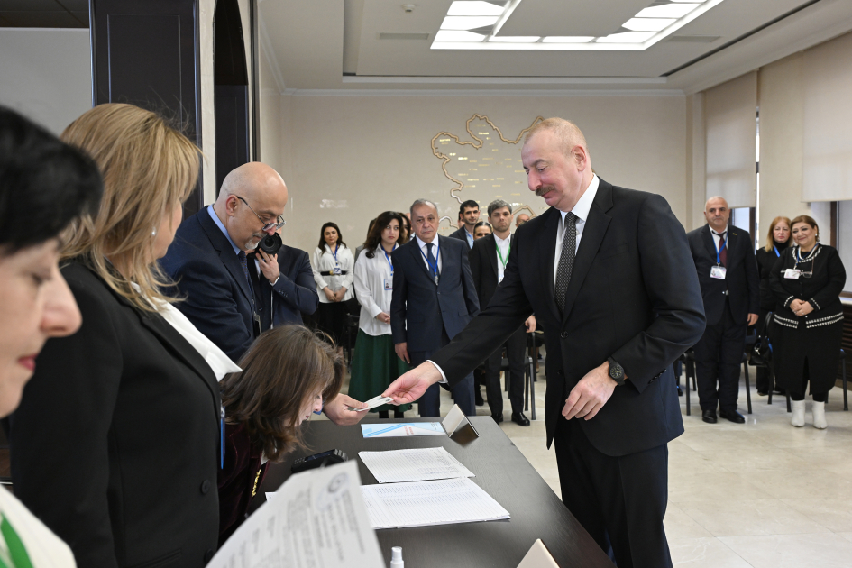 Prezident səs verdi - FOTOLAR