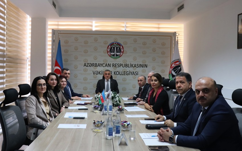 4 vəkilin fəaliyyəti dayandırıldı