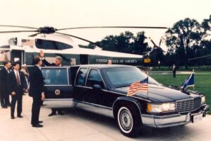 Klintonun zirehli limuzini hərraca çıxarıldı: Şok qiymətə satılacaq