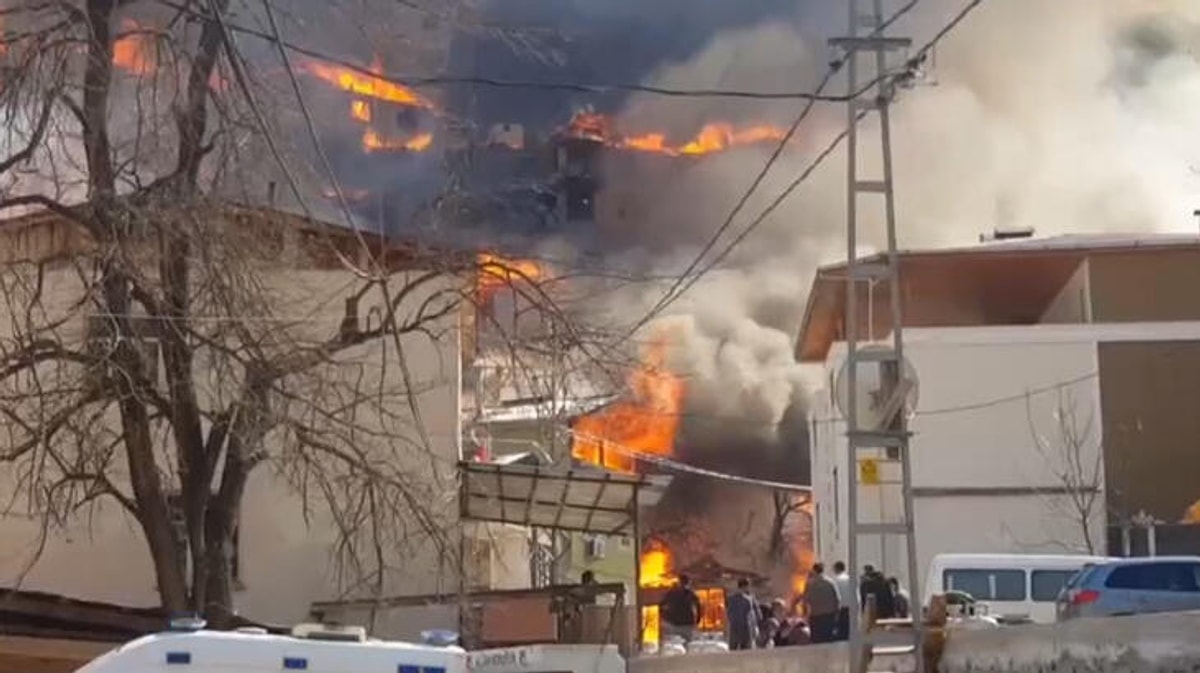 Oteldə yanğın: AKP-çi deputatın qızı itkin düşdü