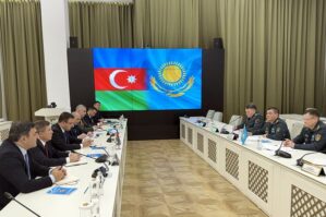 Bakı ilə Astana arasında hərbi müzakirə aparıldı