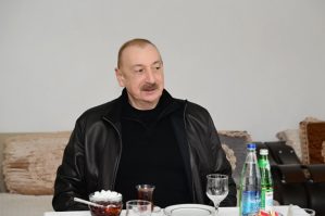 İlham Əliyev: "Ancaq bu bölgənin balını yeyirəm" - VİDEO