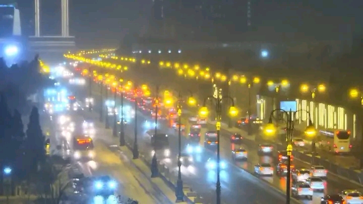 Qardan sonra paytaxtda sıxlıq yaranan küçə və prospektlər - SİYAHI / FOTO