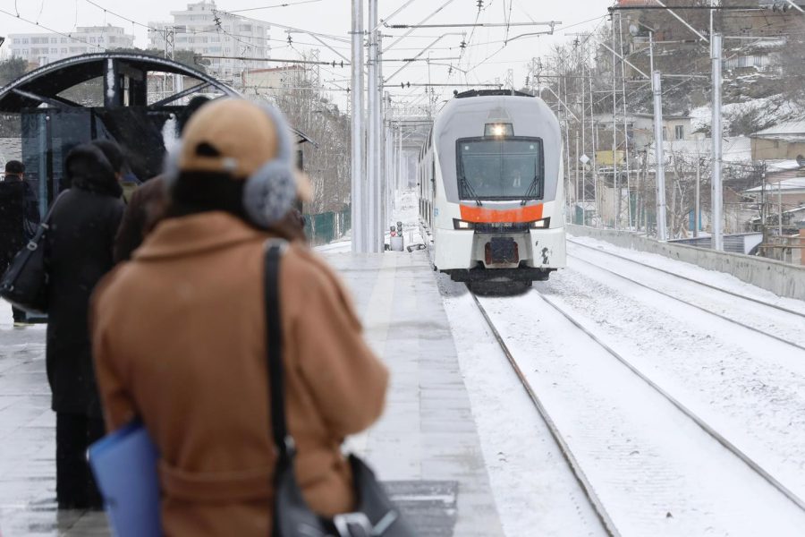 Bakıda yerə xüsusi örtüklər sərildi, nişan qoyuldu - FOTO