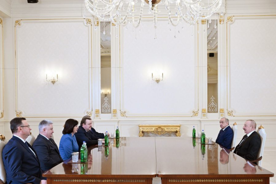 İlham Əliyev qəbullar keçirdi - FOTOLAR