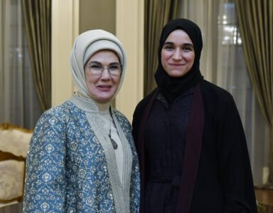 AA 20250204 36956237 36956236 EMINE ERDOGAN SURIYE CUMHURBASKANI SARANIN ESIYLE GORUSTU