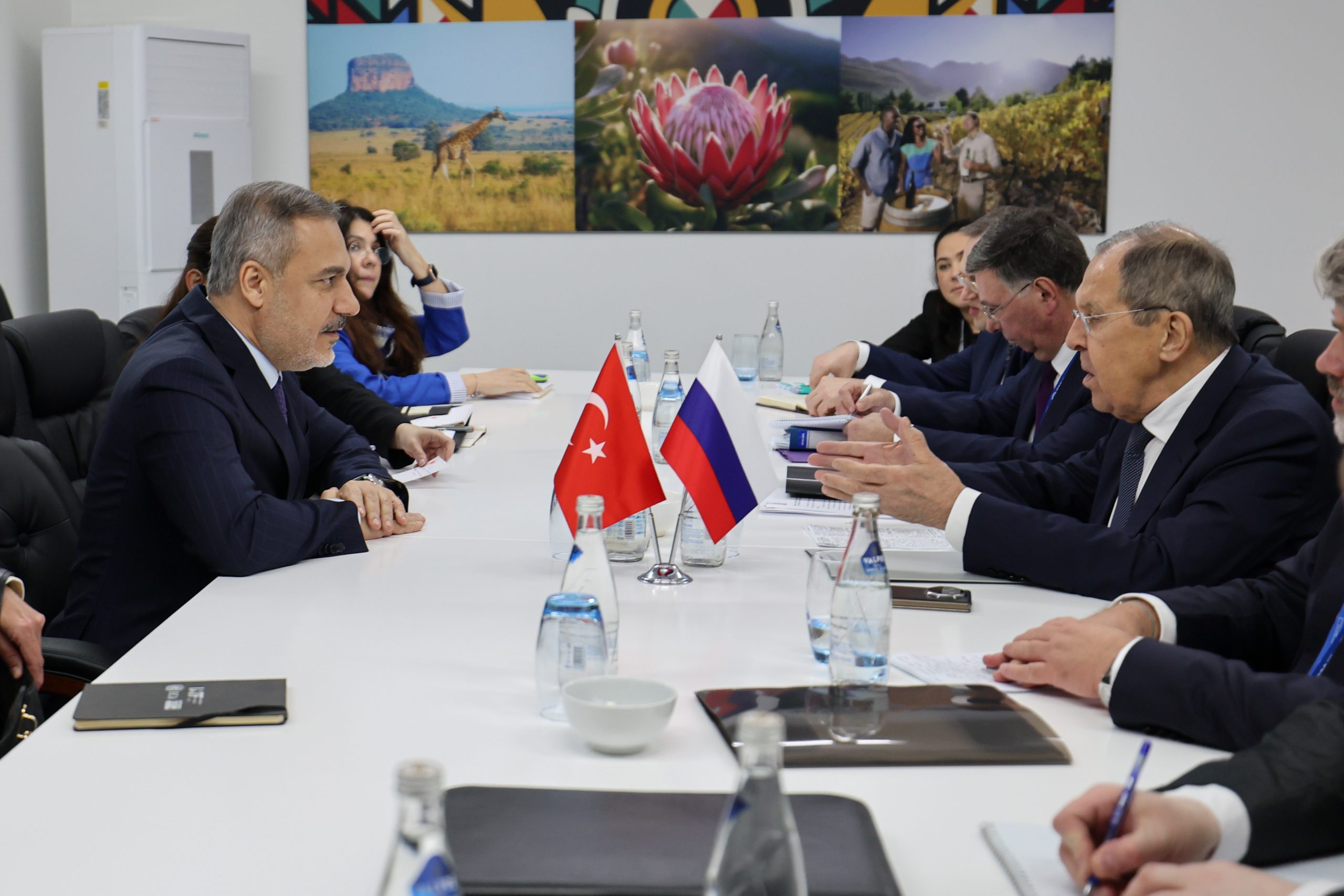 AA 20250220 37115781 37115778 DISISLERI BAKANI FIDAN RUSYA DISISLERI BAKANI LAVROV ILE GORUSTU scaled