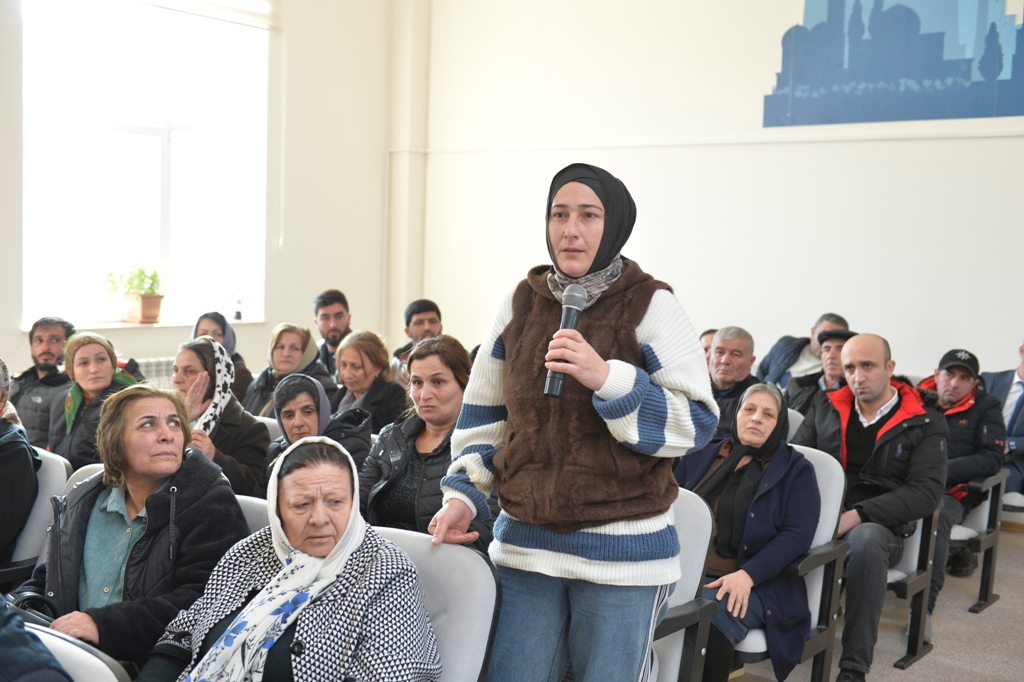 Taleh Qaraşov Nərimanabad sakinləri ilə səyyar görüş keçirdi - FOTOLAR