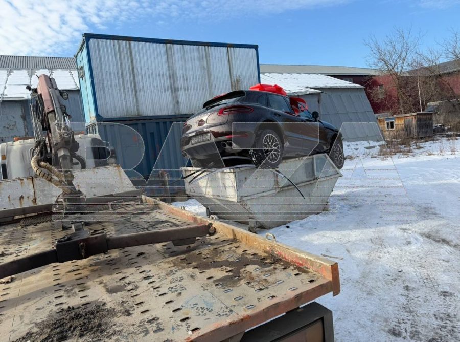 Arvadına aldığı "Porşe"ni zibilliyə atdı - FOTO