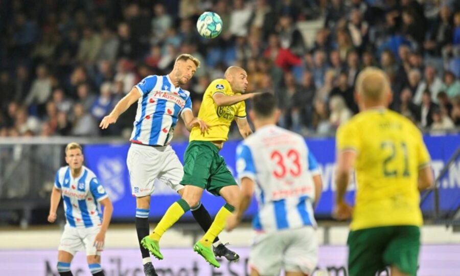 Avropada qeyri-adi olay: komanda 12 nəfərlə oynayıb qol vurdu - FOTO