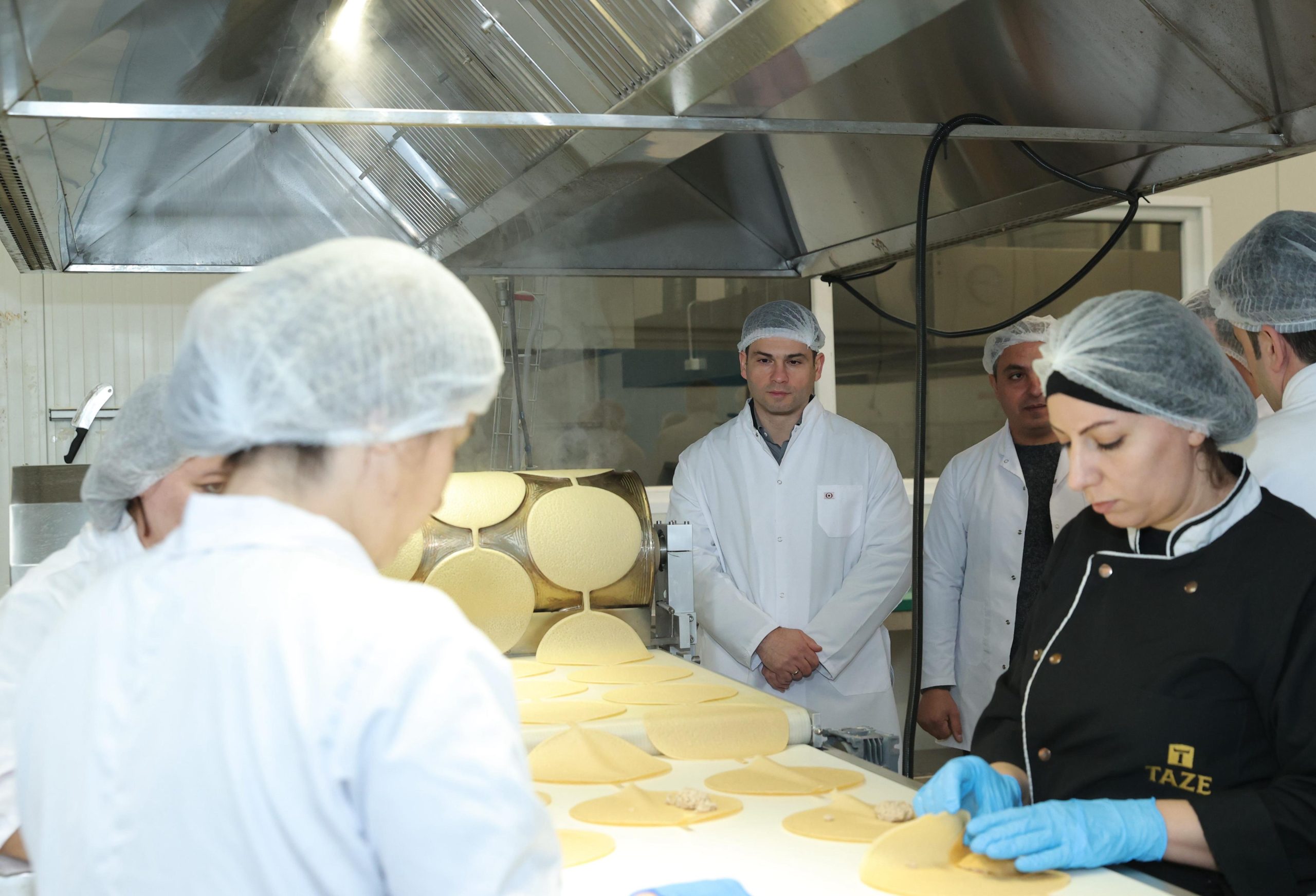 KOBİA nümayəndə heyəti “Veysəloğlu”nun Logistika Mərkəzində - FOTOLAR