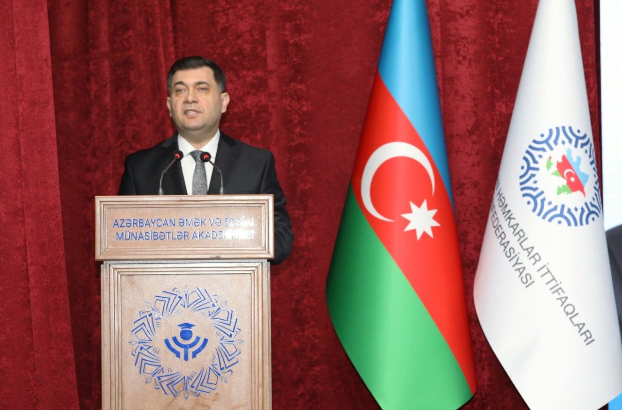 Bir qrup tələbəyə adlı təqaüd verildi - FOTOLAR 14 WhatsApp Image 2025 02 18 at 09.21.31