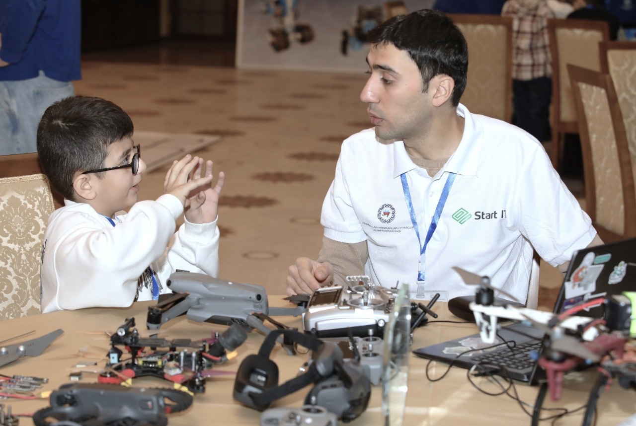 Şəhid övladları üçün “Texno Qəhrəmanlar” master-klası keçirildi - FOTOLAR