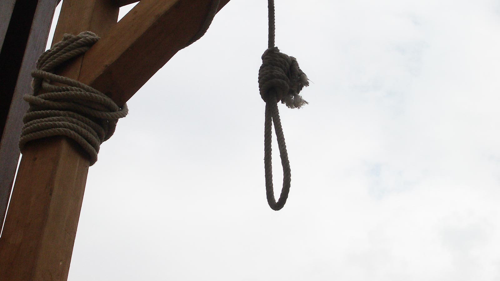 Zaqatalada 69 yaşlı kişi özünü asdı