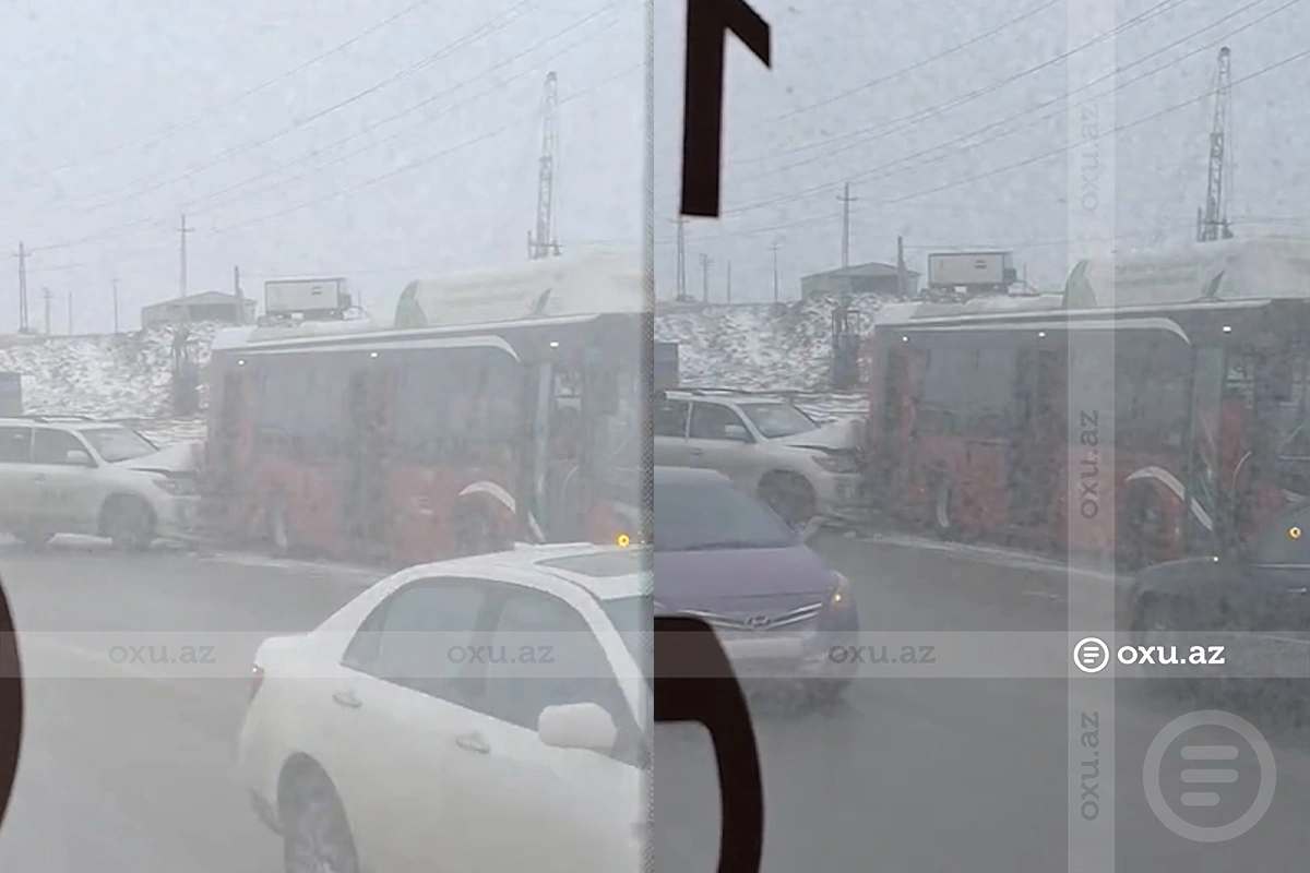 Qəzaya düşən "Bakı Bus" sürücüsünü maşın vurdu - VİDEO 1 bkbs