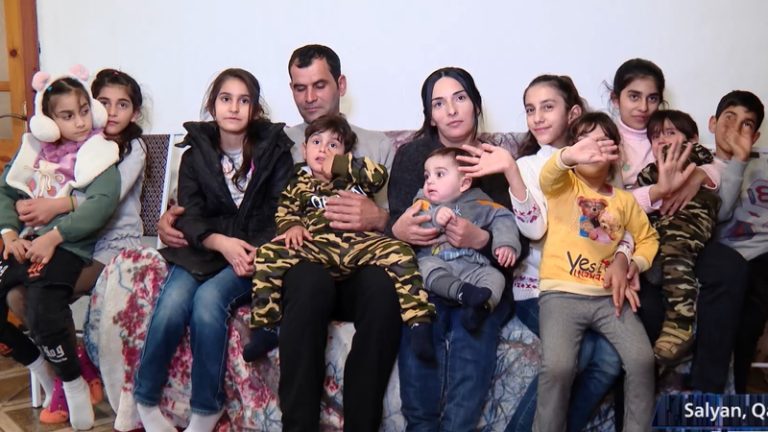 Azərbaycanda bu ailələrə "uşaqpulu" verilir - Məbləğ