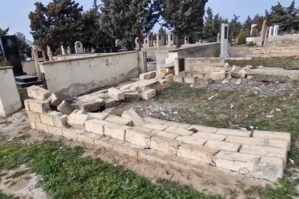 Saray qəbiristanlığında dağıntı törədildi - VİDEO