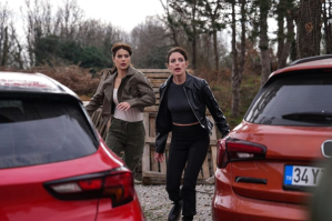 Türkiyəli aktrisaların olduğu təyyarədə gözlənilməz olay... - FOTOLAR