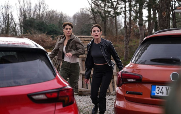 Türkiyəli aktrisaların olduğu təyyarədə gözlənilməz olay... - FOTOLAR