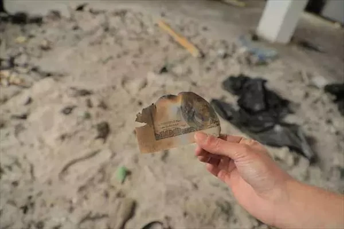 Əsəd rejimi dolları belə çap edirmiş - FOTOLAR