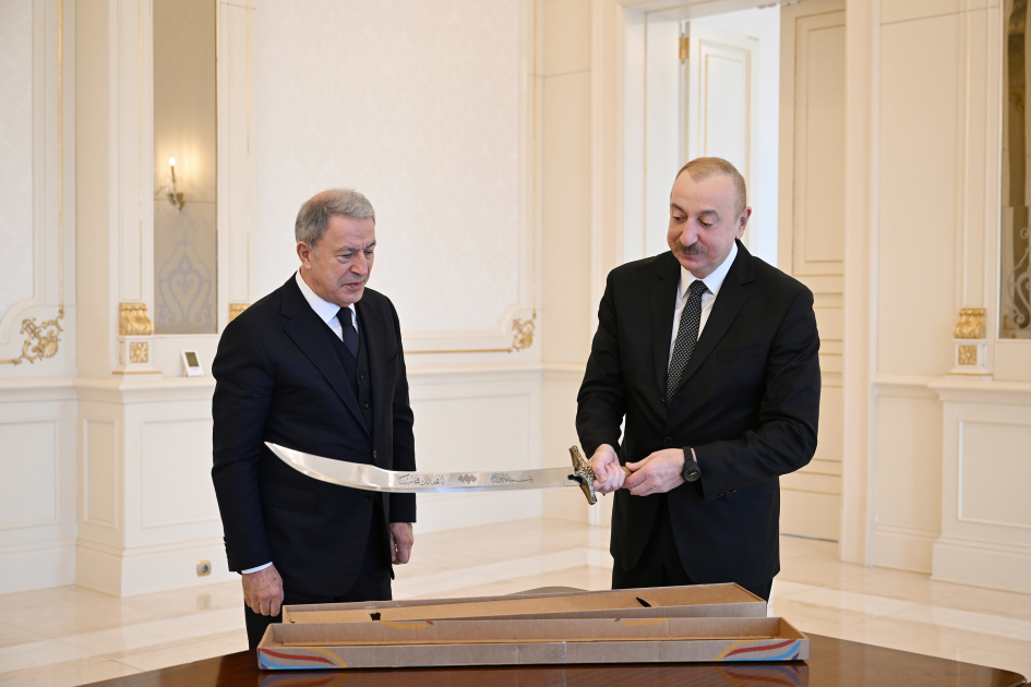 Prezident Hulusi Akarı qəbul etdi - FOTOLAR