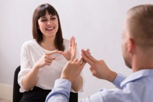 Qanunvericiliyə “Azərbaycan işarət dili” anlayışı daxil edilir