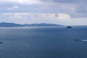 Ard-arda güclü zəlzələ: əhali bölgəni tərk edir