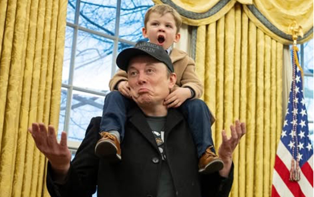 İlon Maskın 4 yaşlı oğlu Ağ Evdə - FOTOLAR