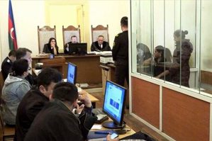 “Dəstə bu üç qadından ibarət deyil, arxalarında duranlar var” - Məhkəmə