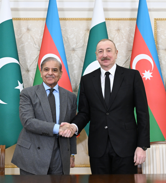 Əliyevdən Şahbaz Şərifə: "Əziz qardaşım..." - FOTOLAR