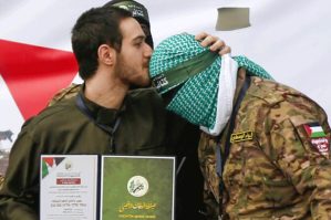 Fələstinli əsgərin alnından öpən israilli girov türk əsilli imiş - FOTO / VİDEO