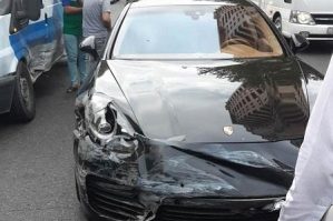 Arvadına aldığı "Porşe"ni zibilliyə atdı - FOTO