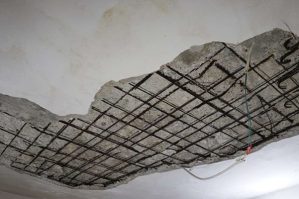 Qazaxda sinif otağının tavanı çökdü