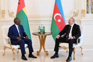 İlham Əliyevin Umaru Sisoku Embalo ilə təkbətək görüşü oldu - YENİLƏNİB