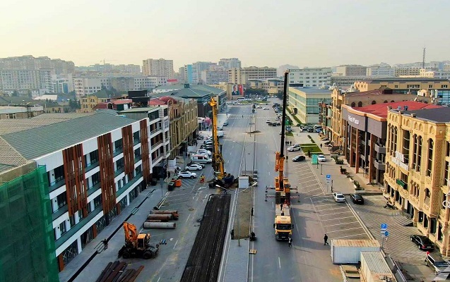 Bakıda yeni yolun çəkilişinə başlandı - VİDEO