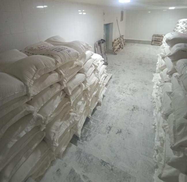 Çörəyin içindən siqaret kötüyü çıxdı: yoxlama aparıldı - FOTOLAR