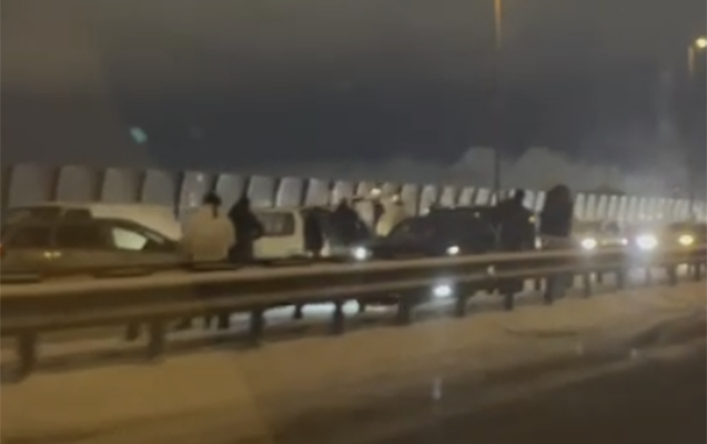 Aeroport yolunda zəncirvari qəza - VİDEO