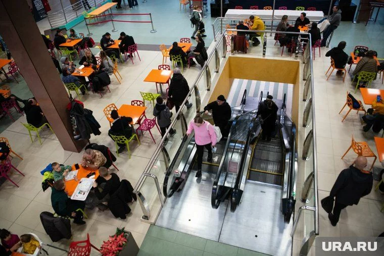 Moskvada ticarət mərkəzində atışma: yaralılar var