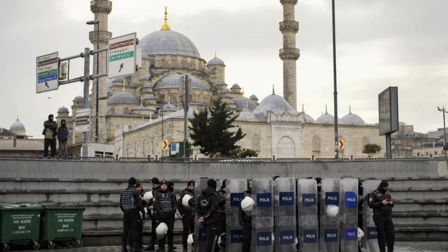 Türkiyəni silkələyən əməliyyat: metro və yollar bağlandı, polis hərəkətə keçdi – Nə baş verir? 1 1200x675 cmsv2 f9969017 a048 5646 bf5e f757d7c00605 9124308