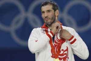 Güləş əfsanəsi dərmandan zəhərlənib öldü