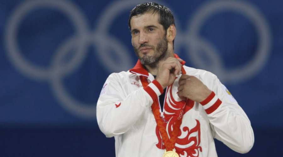 Güləş əfsanəsi dərmandan zəhərlənib öldü