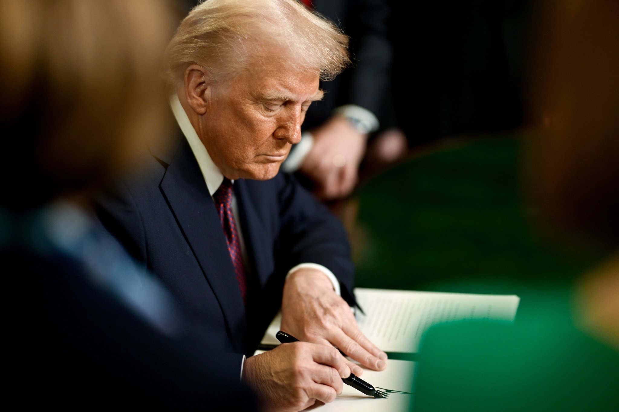 Trampdan "Amerikanın Səsi" ilə bağlı fərman... 1 474499279 1023642729797257 939133878988066754 n1