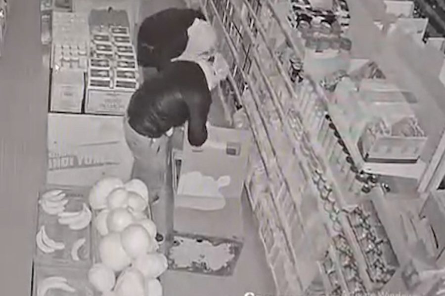 Bakıda marketdən belə oğurluq edildi - VİDEO