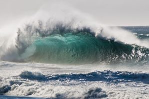 Dənizdə dalğanın hündürlüyü 2,8 metrə çatıb