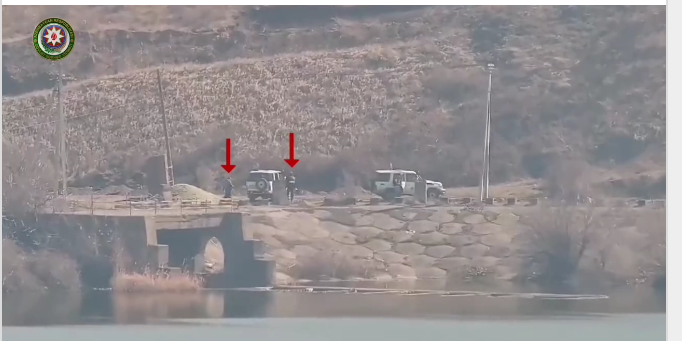 İki maşınla sərhədimizə doğru hərəkətləndilər: aktivlik var - VİDEO