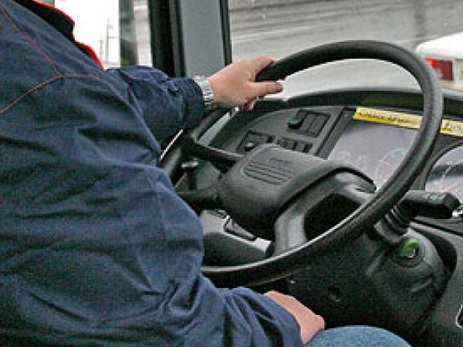 Avtobus sürücüsünü təqib edib döydülər - VİDEO 1 avtobus surucusu 0041 41456832062