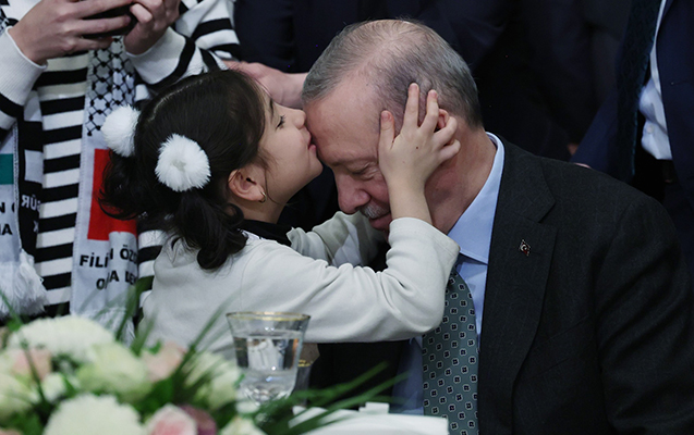 Ərdoğana sevgisini belə bildirdi - FOTOLAR 1 erdo