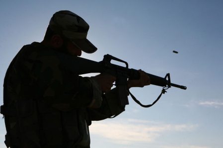 Bu ölkədə xarici seriallara baxanlar küçədə güllələnir