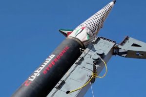 Husilər İsrailin hava limanına raket atdı – Vəd verildi